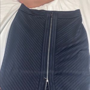 Cute long skirt with zipper down the middle!